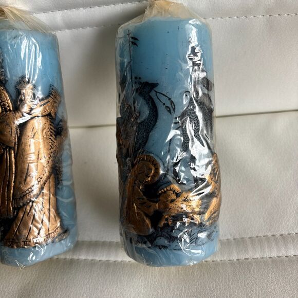 Holiday Elegance Vintage 5.5" Nativity Scene Gold Paint Blue 3D Pillar Candles - Picture 4 of 5